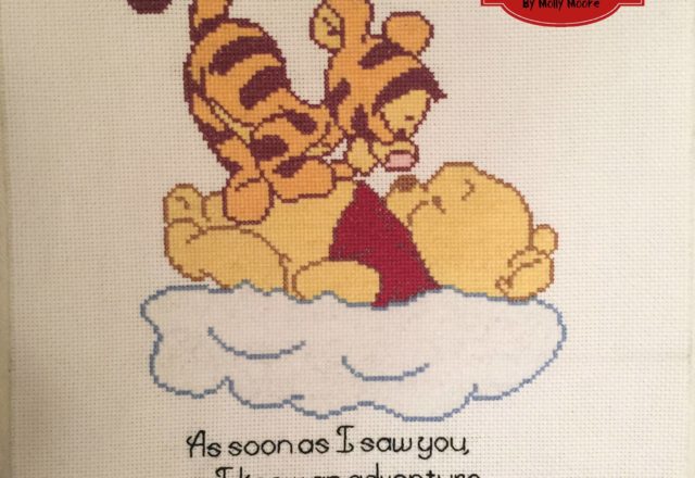 Baby Winnie The Pooh foto lavoro punto croce Fan su facebook Molly Moore