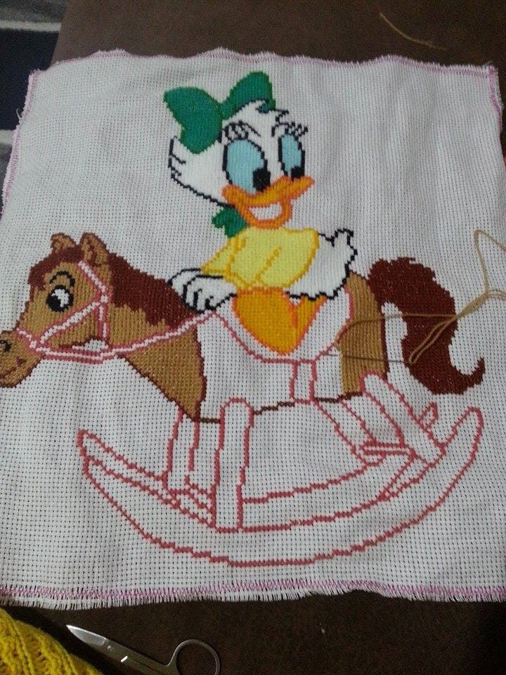 Foto lavoro punto croce completato Disney baby Paperina autrice utente Facebook Vera Vera Valeria (2)