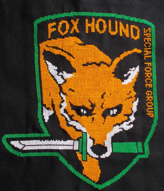 Logo Fox Hound di Metal Gear Solid foto lavoro punto croce Fan su facebook Timea Cseke