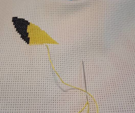Pikachu lavoro a punto croce foto lavoro autrice Fan su Facebook Monika Druzak Giza (3)