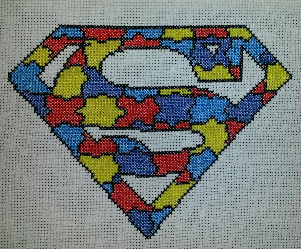 Quadretto e orologio Superman foto lavoro punto croce autrice Fan su Facebook Carrie Renae Uetz (3)
